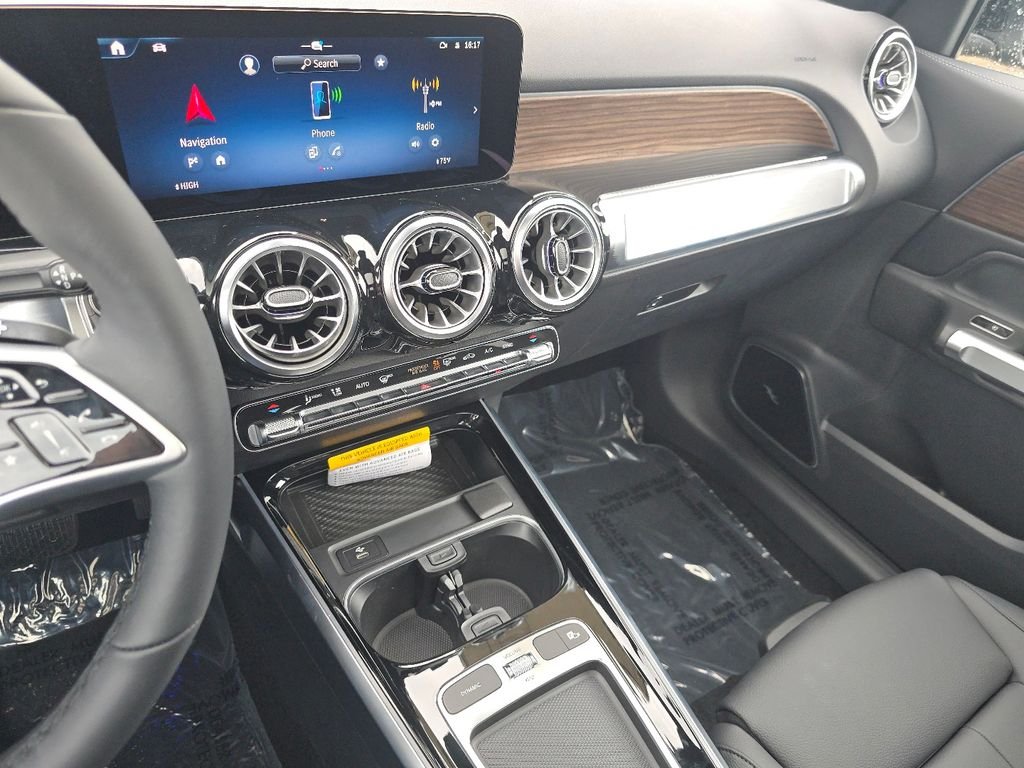 New 2026 Night Black Mercedes-Benz GLB 250 image 31
