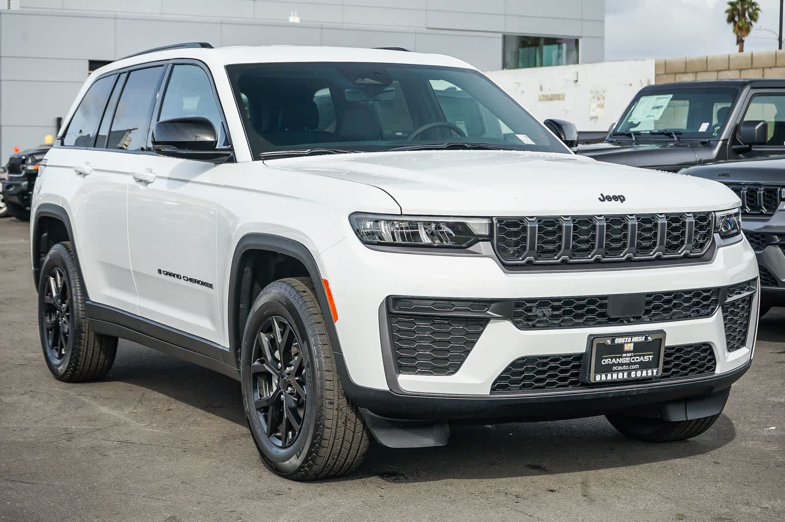 New 2026 Bright White Clearcoat Jeep Laredo Altitude image 3