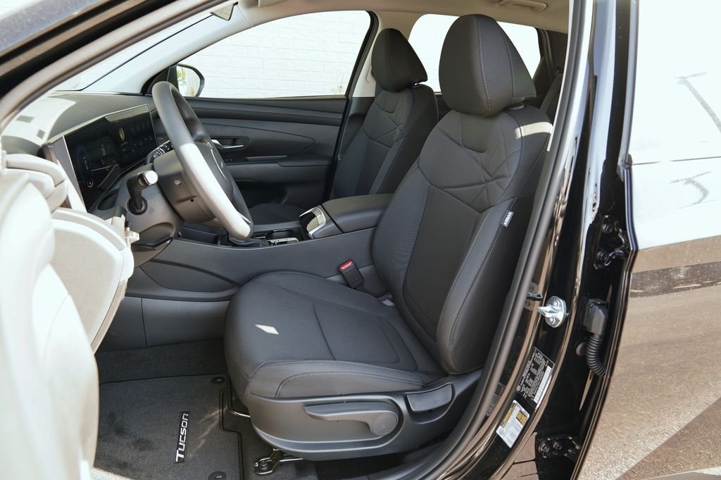 New 2026 Phantom Black Hyundai SE image 26