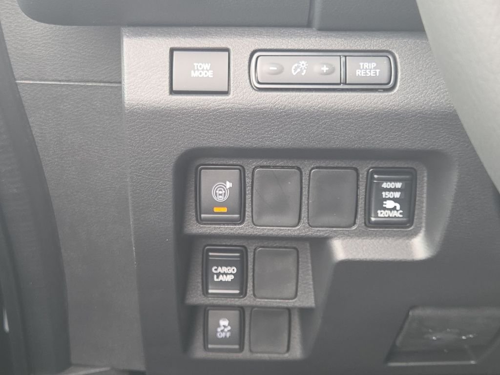 New 2026 Gun Metallic Nissan Crew Cab SV image 10