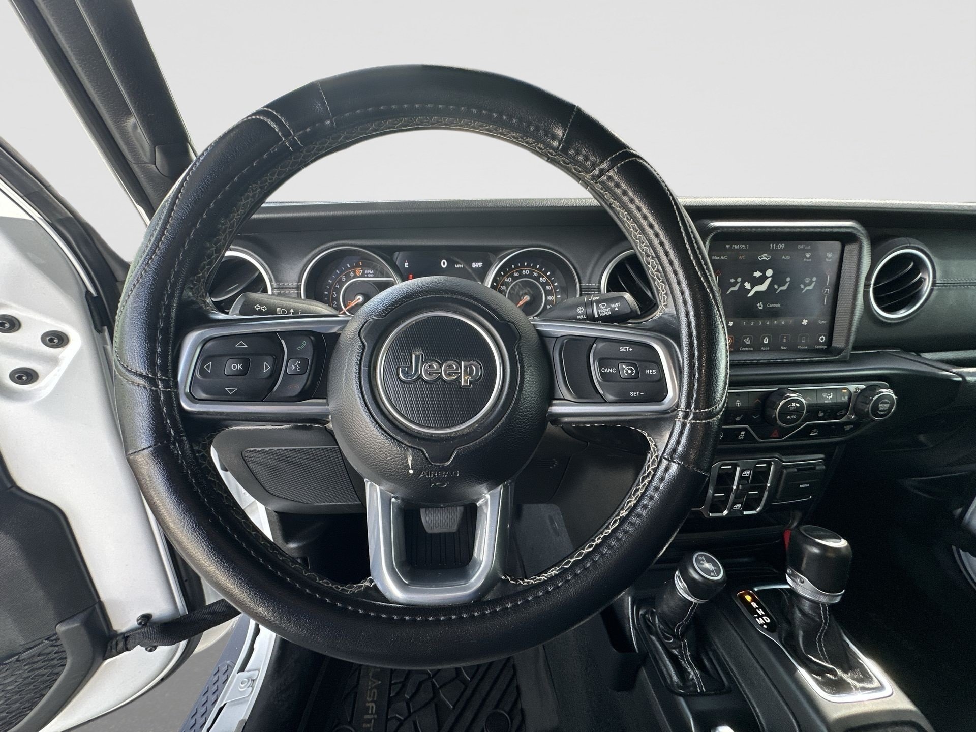 2022 Jeep Gladiator Overland - Photo 11