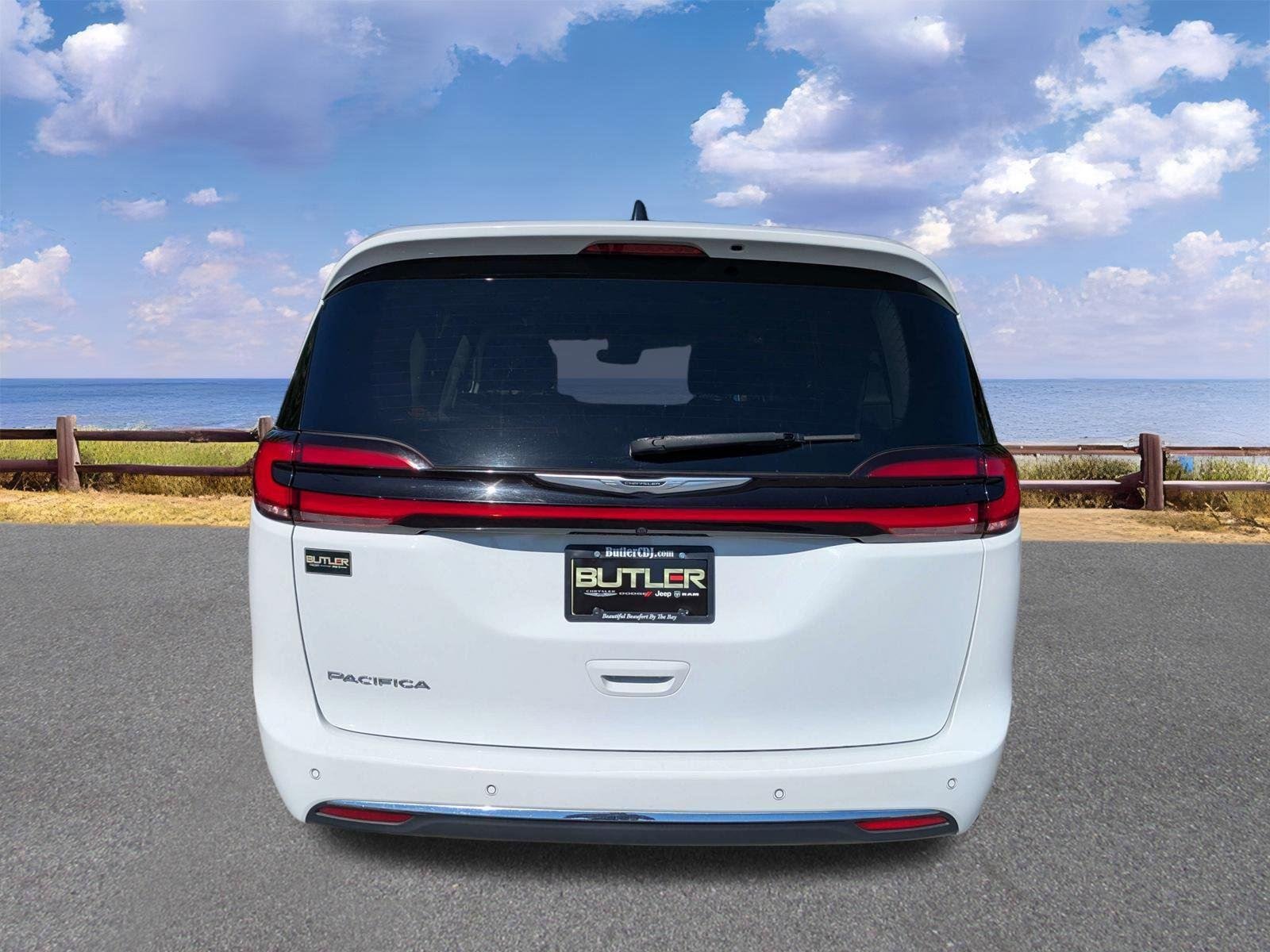 Used 2023 Bright White Clearcoat Chrysler Touring L image 7