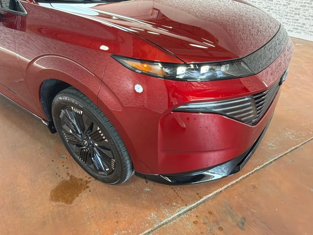 Used 2025 Scarlet Ember Tintcoat Nissan Platinum image 9