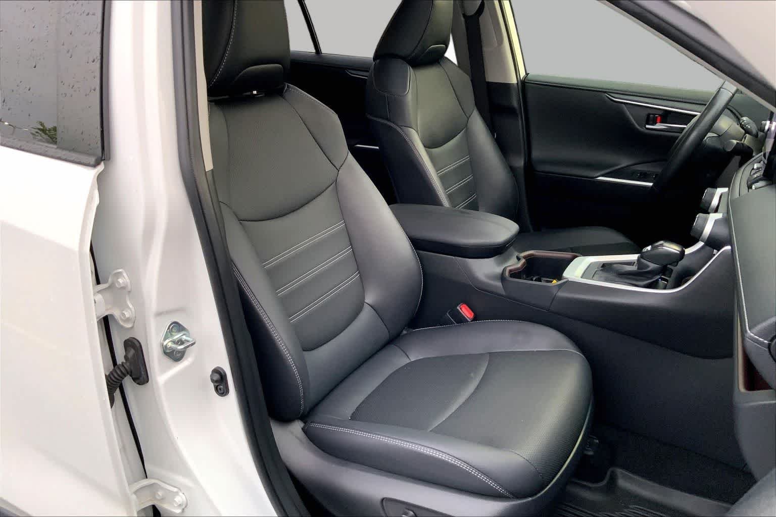 Used 2023 Wind Chill Pearl Toyota Limited image 9