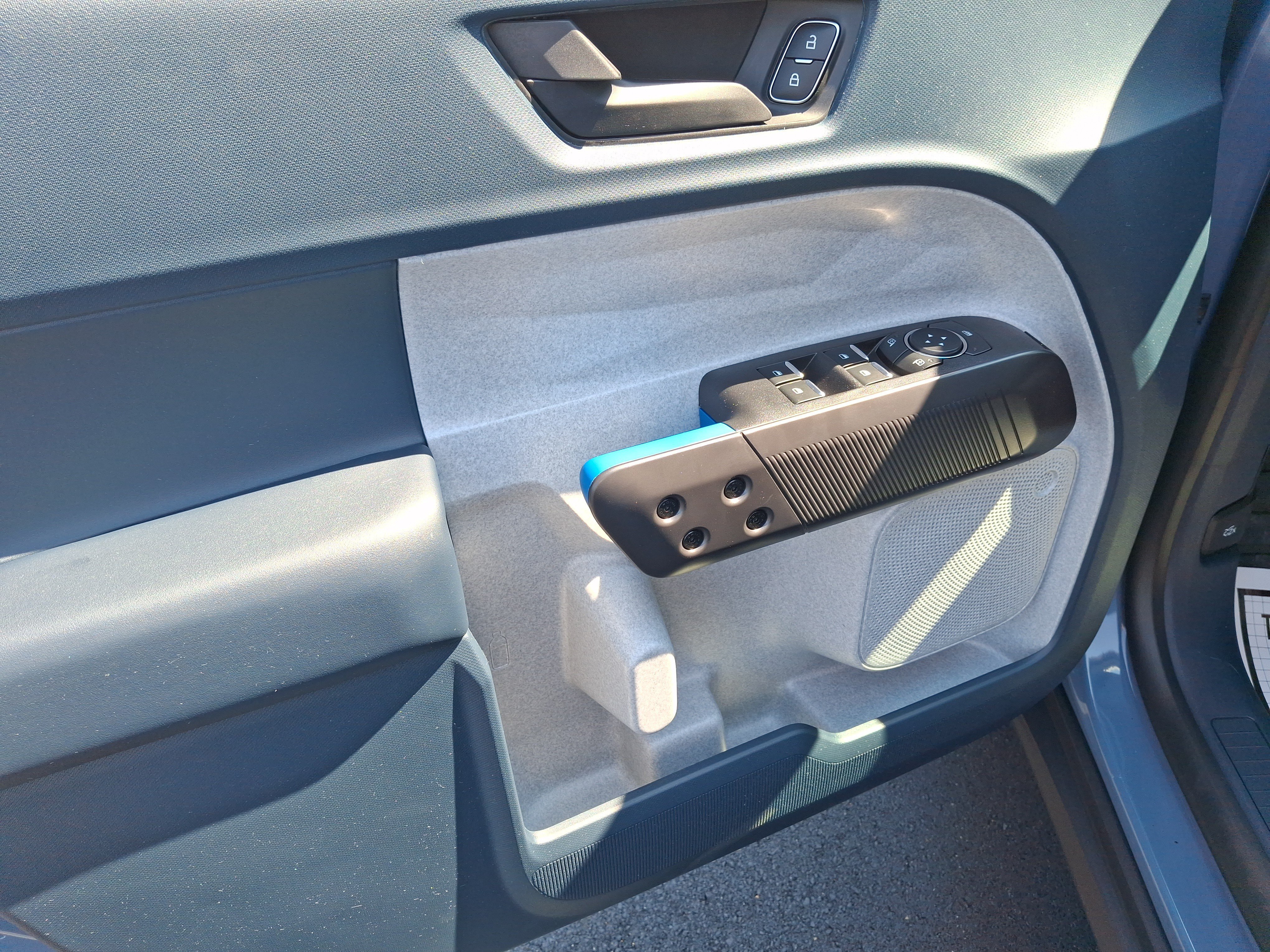 New 2026 Azure Gray Metallic Tri-Coat Ford XLT image 11