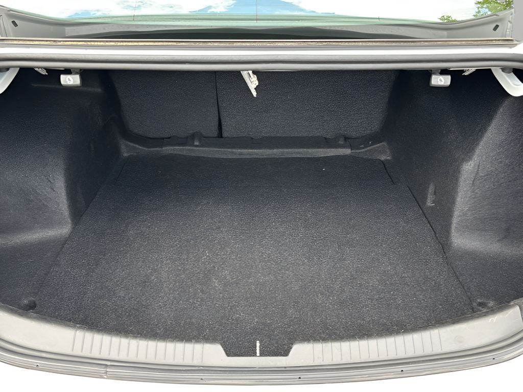 Used 2024 Summit White Chevrolet LT image 10