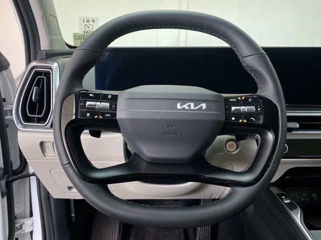 New 2026 Snow White Pearl Kia EX image 21