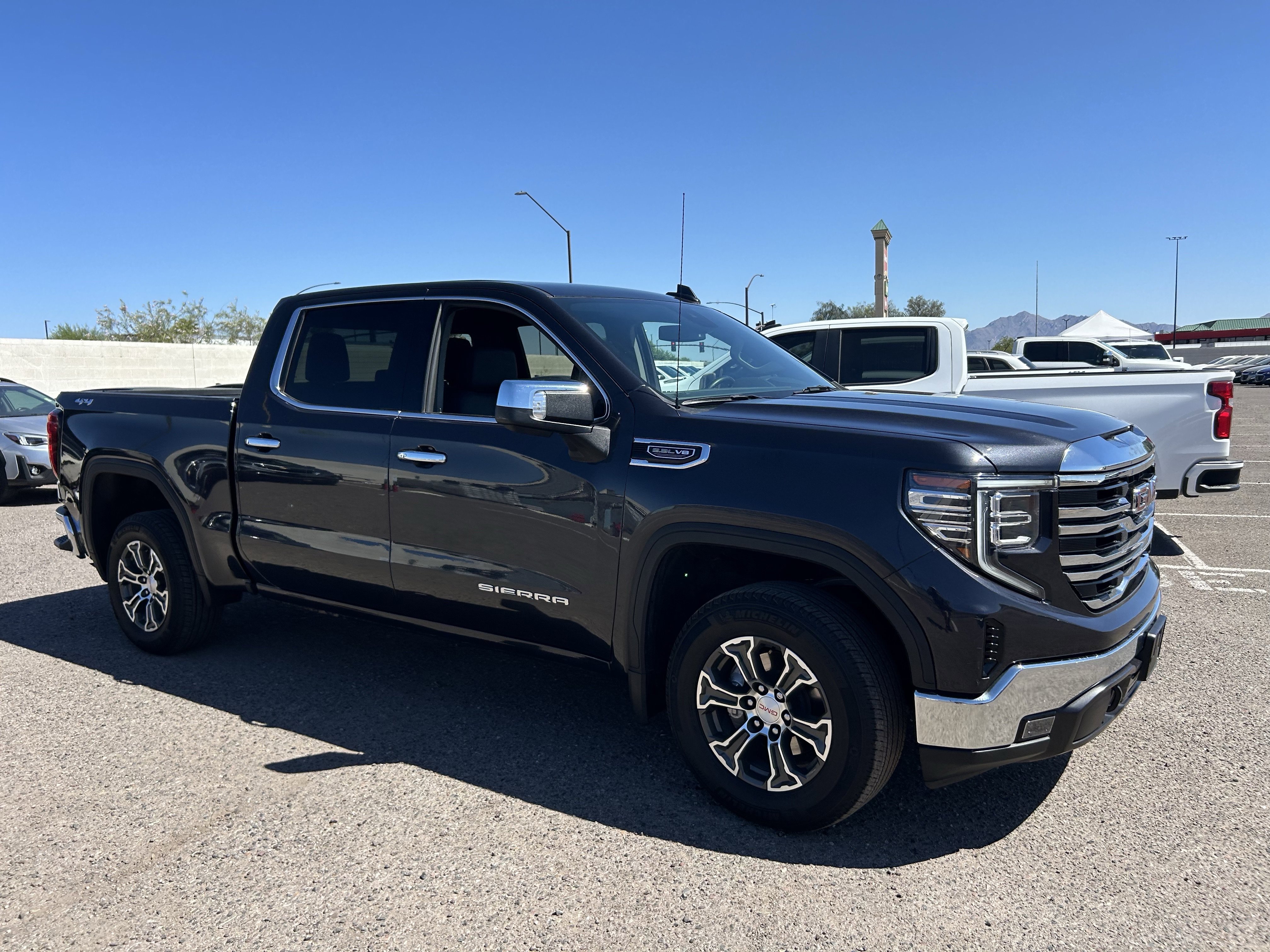 2025 GMC Sierra 1500 SLT - Photo 6