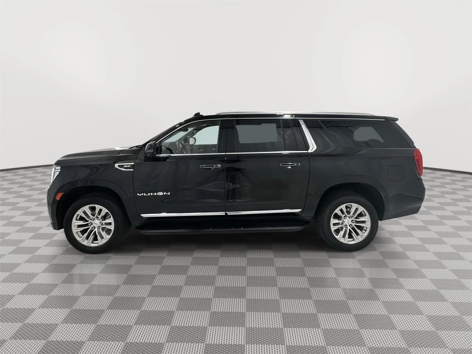 Used 2024 Onyx Black GMC SLT image 2