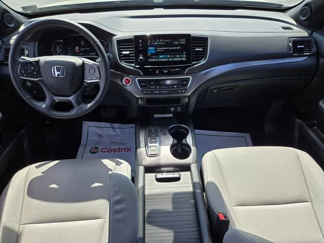Used 2023 Silver Honda EX-L image 16