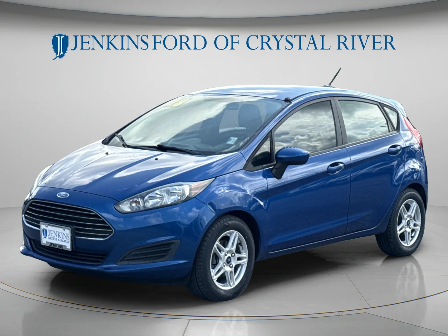 Used 2018 Lightning Blue Metallic Ford SE image 10