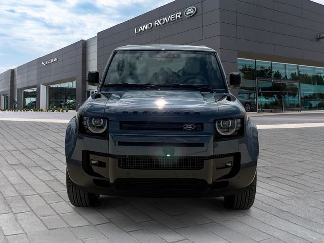 New 2026 Tasman Blue Land Rover S image 8
