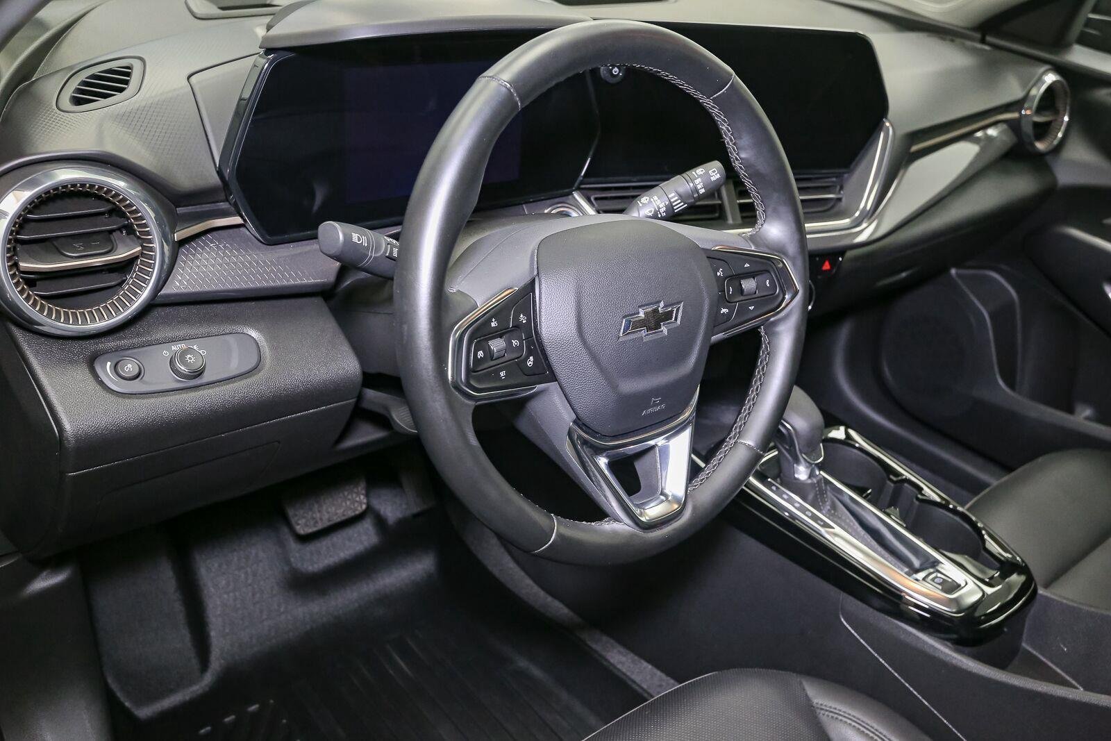 Used 2025 Mosaic Black Metallic Chevrolet ACTIV image 23