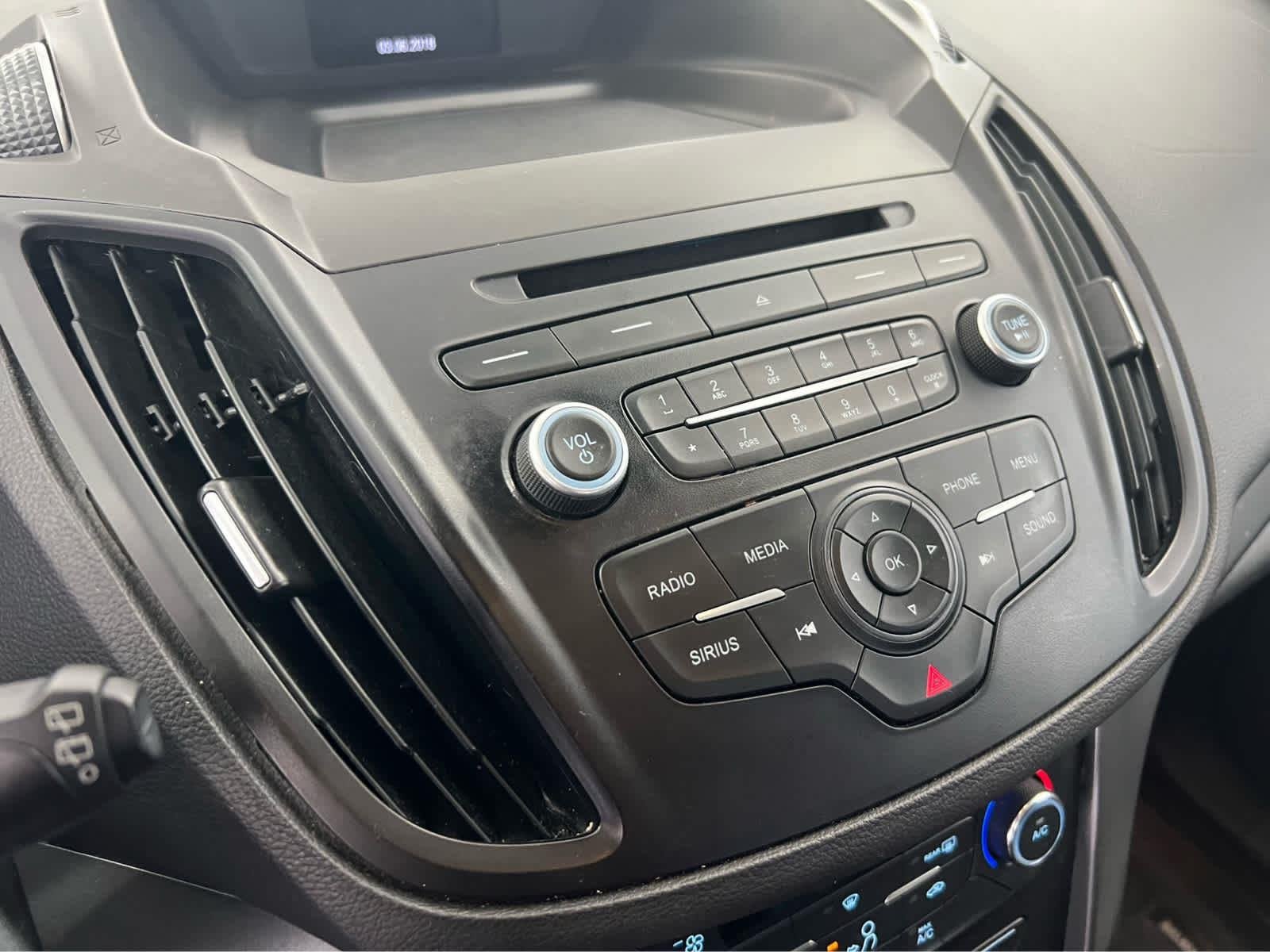 Used 2017 Magnetic Ford SE image 17