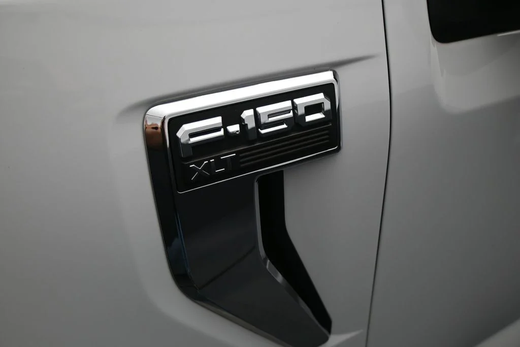 Used 2021 White Ford XLT image 25