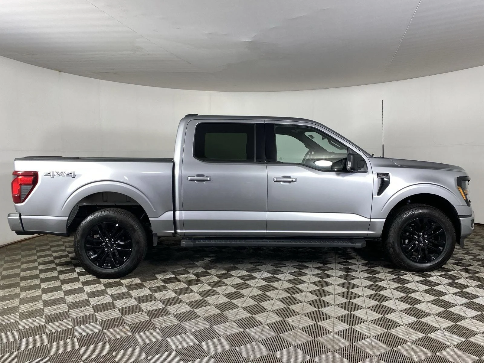 New 2026 Silver Metallic Ford XLT image 8