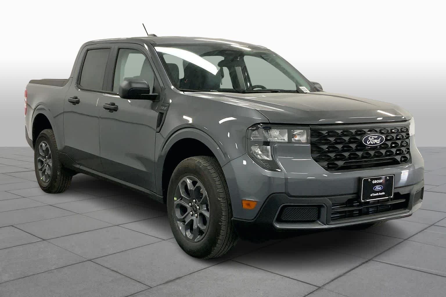 New 2026 Carbonized Gray Metallic Ford XLT image 2