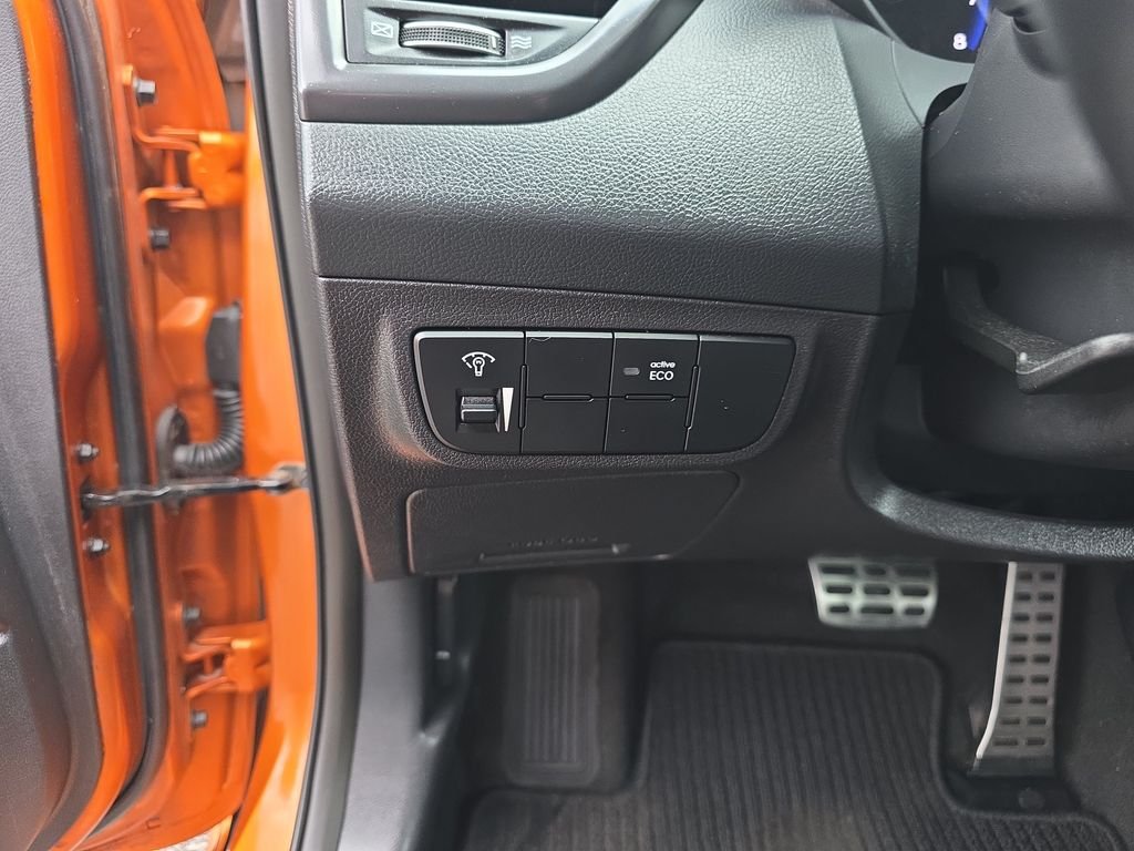 Used 2013 Vitamin C Pearl Hyundai Turbo image 17
