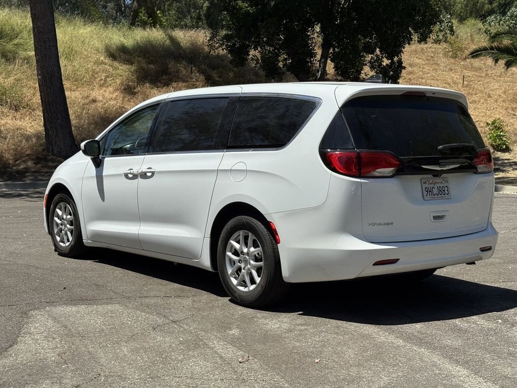 Used 2023 Bright White Clearcoat Chrysler LX image 4