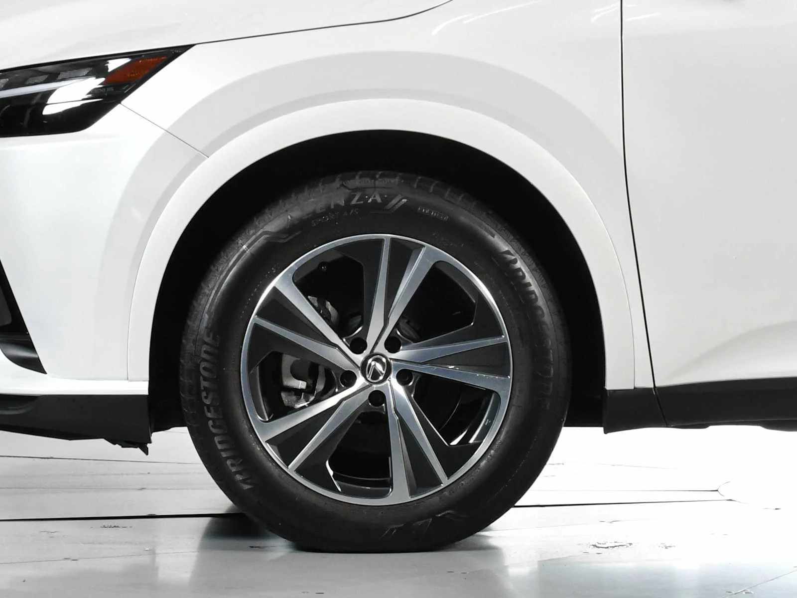 Used 2023 Eminent White Pearl Lexus Premium image 12