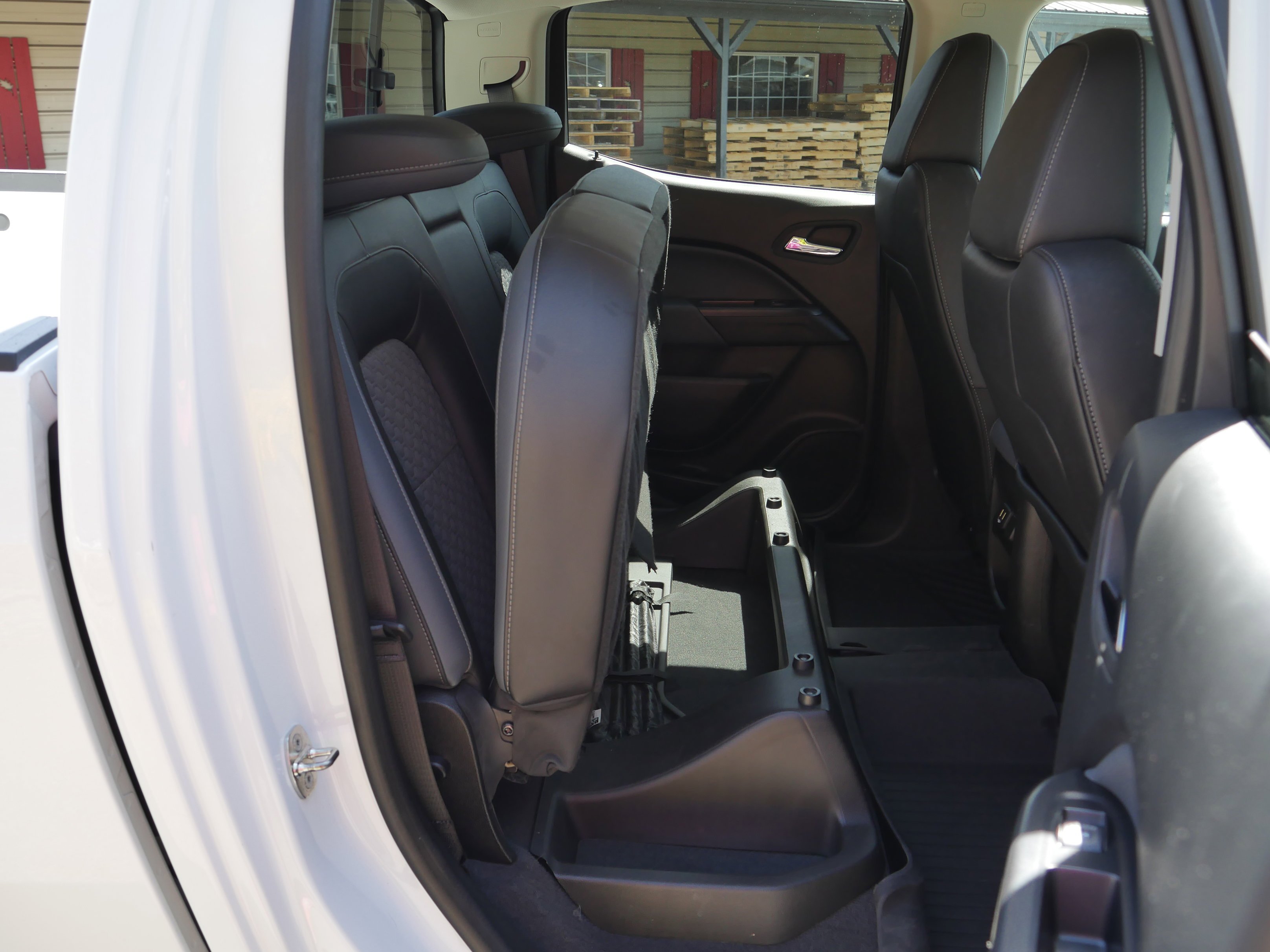 Used 2022 Summit White Chevrolet 4WD Z71 image 30