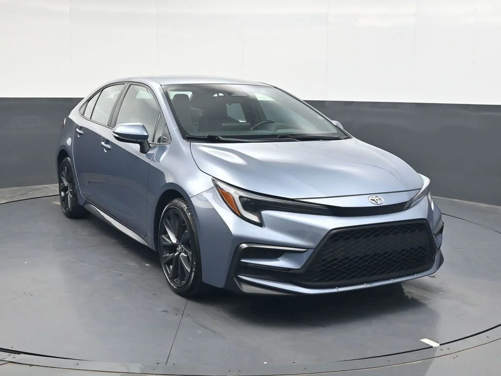 Used 2023  Toyota SE image 2