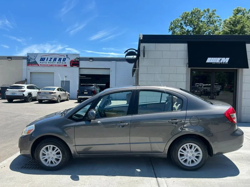 Used 2012 Gray Suzuki LE Sedan 4D image 4
