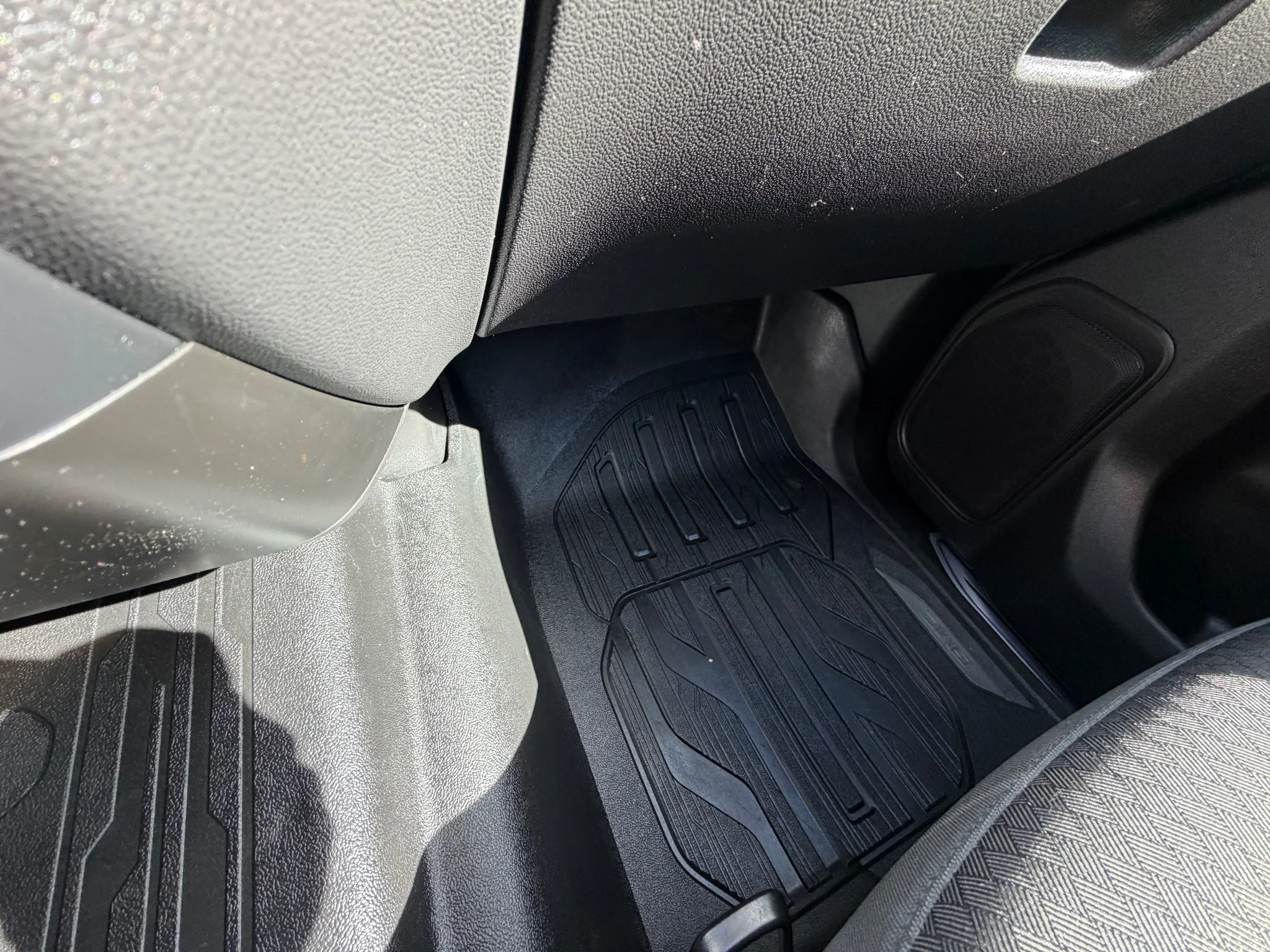 Used 2020 Cardinal Red GMC Elevation image 22
