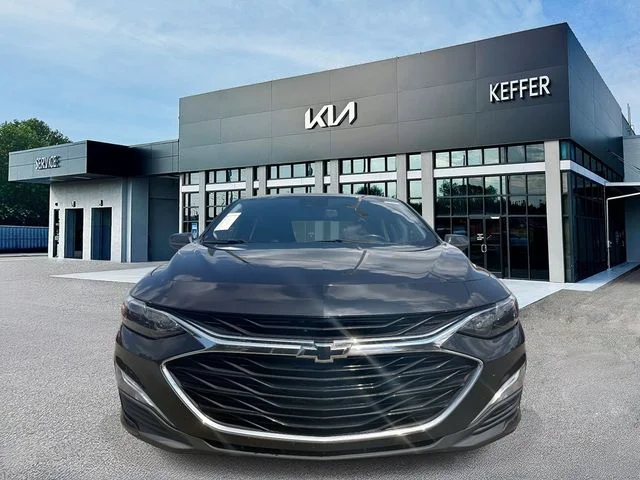 Used 2023 Gray Chevrolet RS image 3