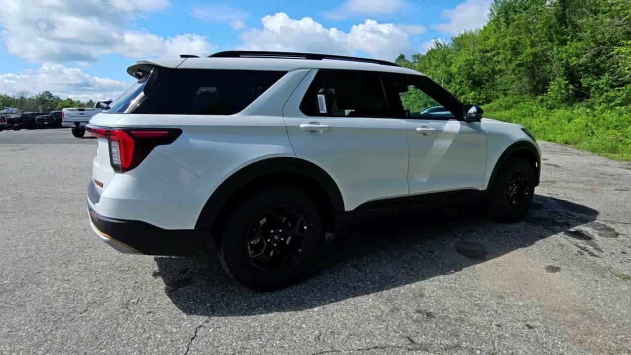 New 2026 Star White Metallic Tri-Coat Ford Tremor® image 8