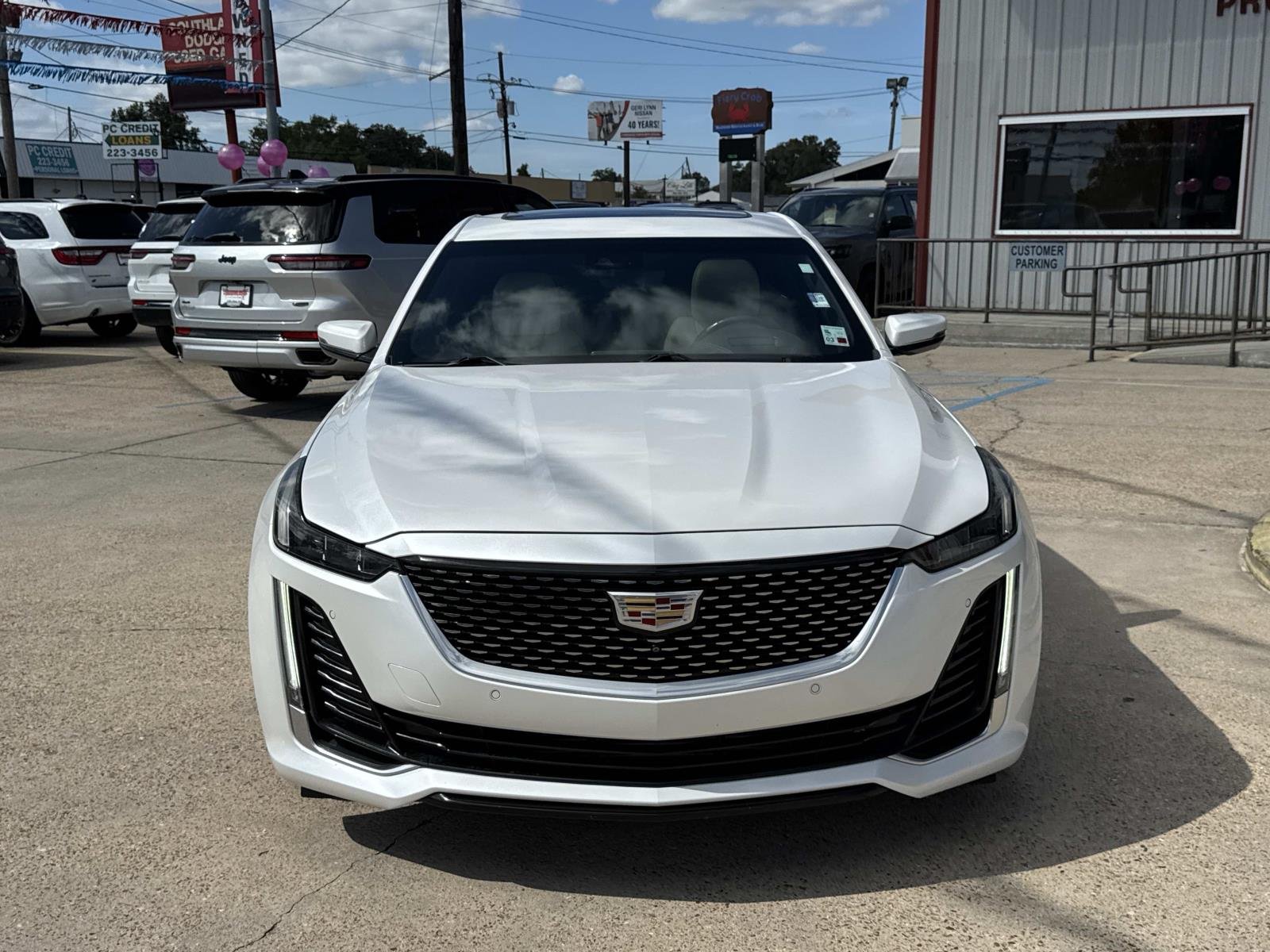 Used 2021 Crystal White Tricoat Cadillac Premium Luxury image 2