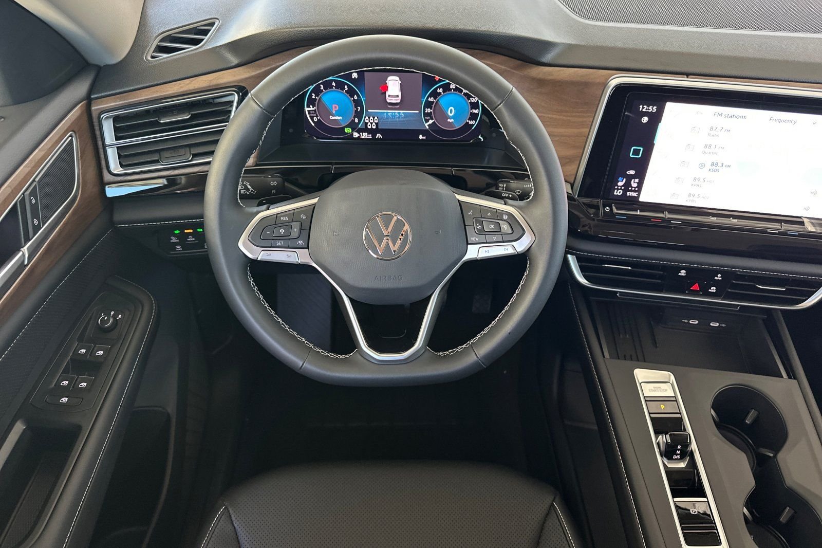New 2026 Deep Black Pearl Volkswagen SE image 14
