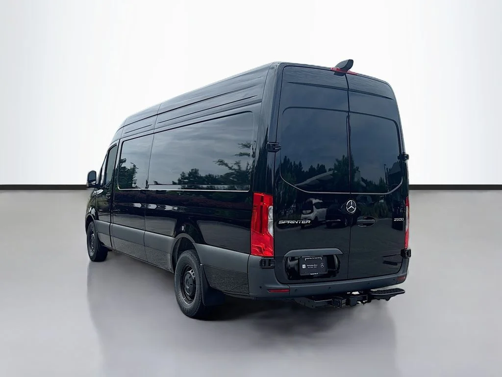 New 2026  Mercedes-Benz Cargo 170 WB image 5