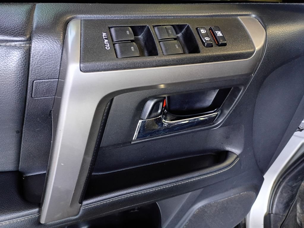 Used 2021 Classic Silver Metallic Toyota SR5 image 19
