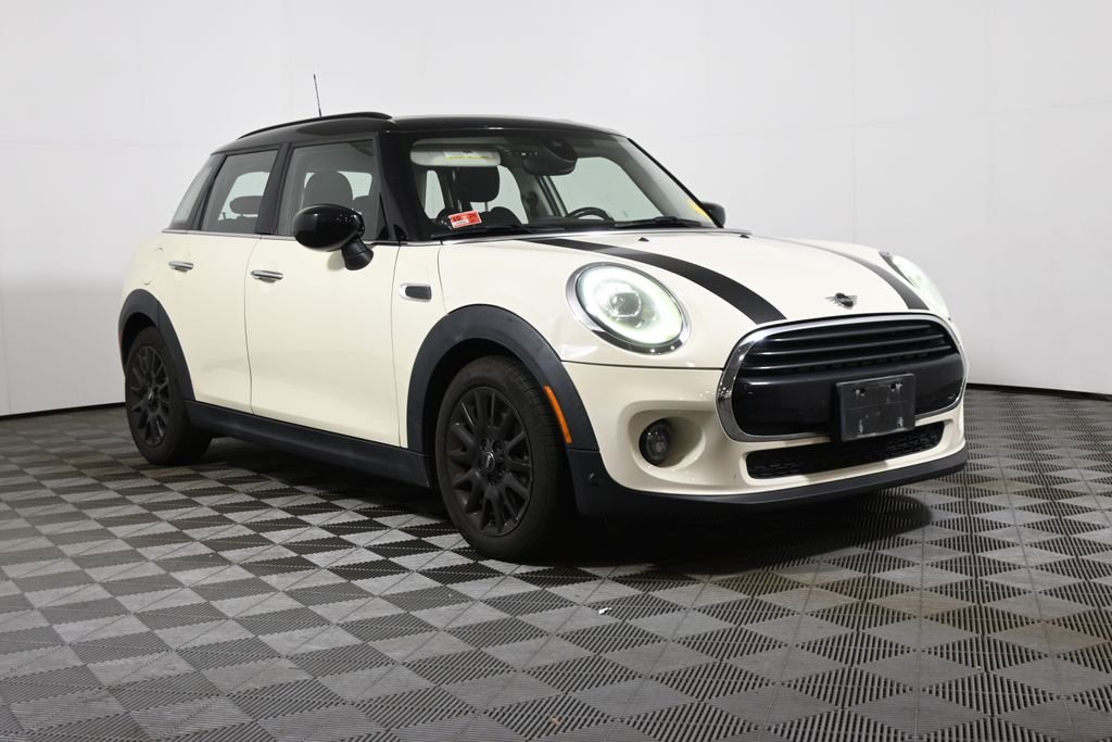 Used 2020 White MINI Signature image 9