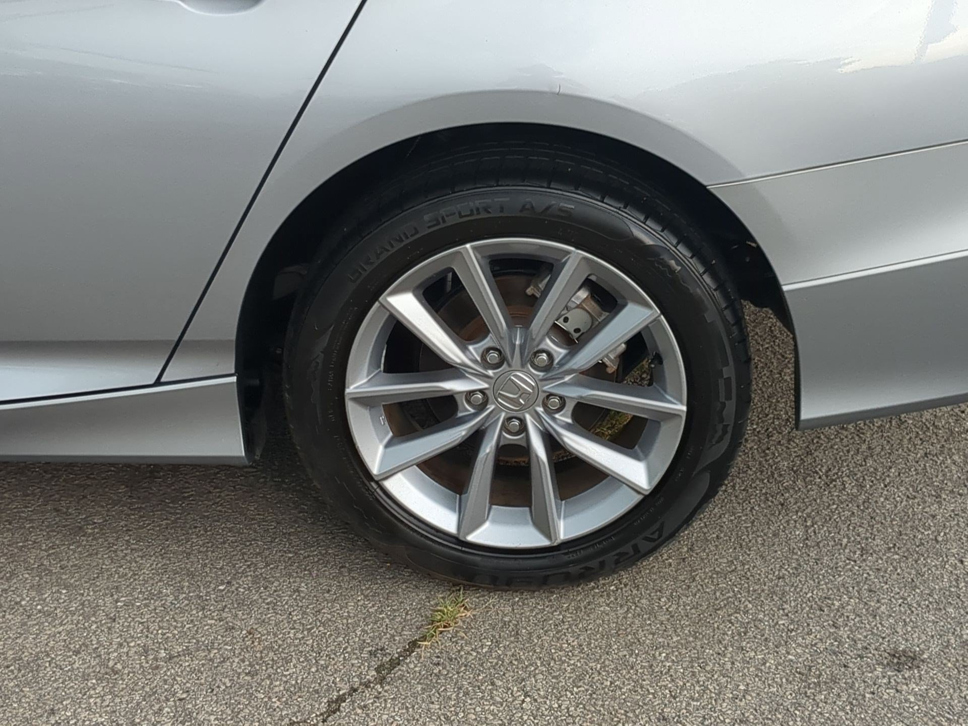 Used 2021 Lunar Silver Metallic Honda LX image 10