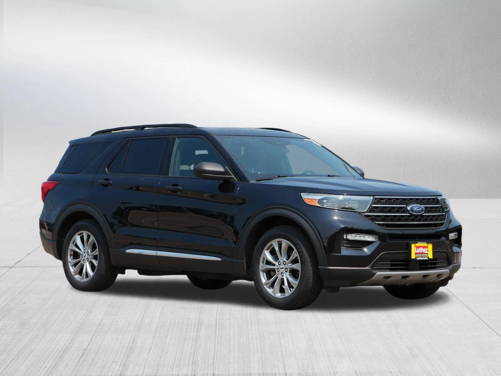Used 2020 Agate Black Metallic Ford XLT image 1