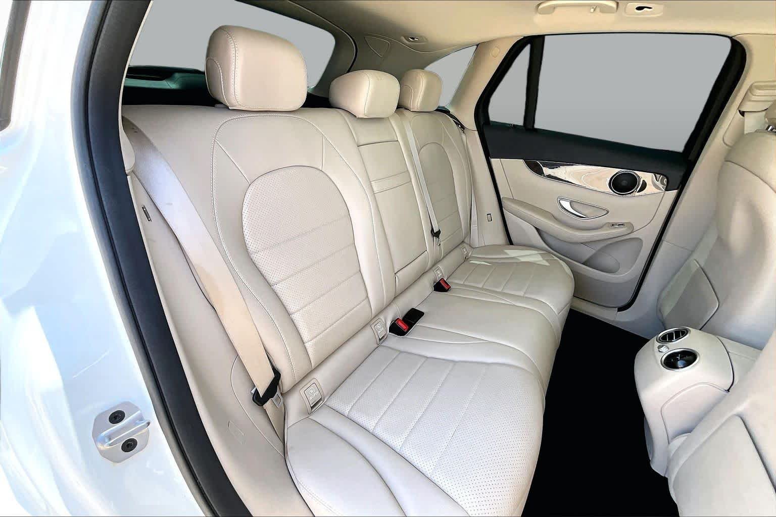 Used 2022 Polar White Mercedes-Benz GLC 300 image 19