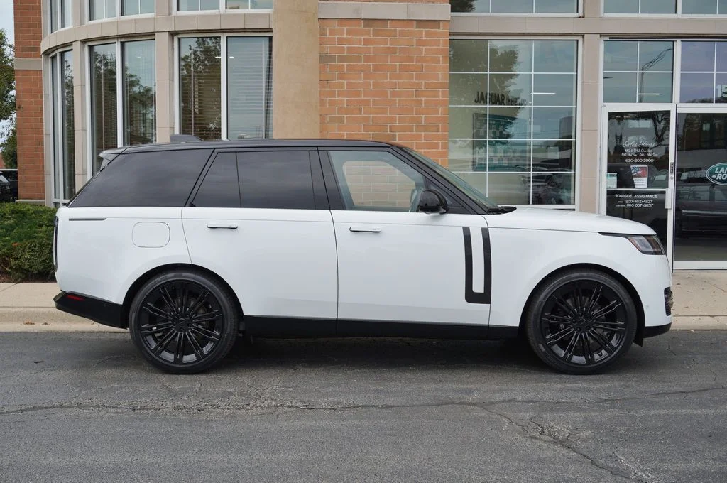 New 2026 Fuji White Land Rover SE image 6