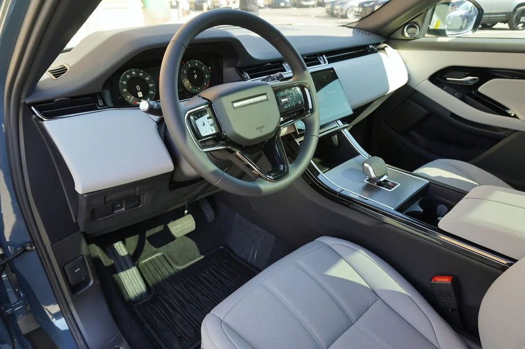 Used 2026 Blue Land Rover S image 12