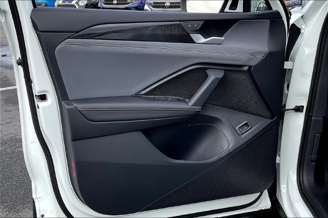 2025 Volkswagen Tiguan SE - Photo 23