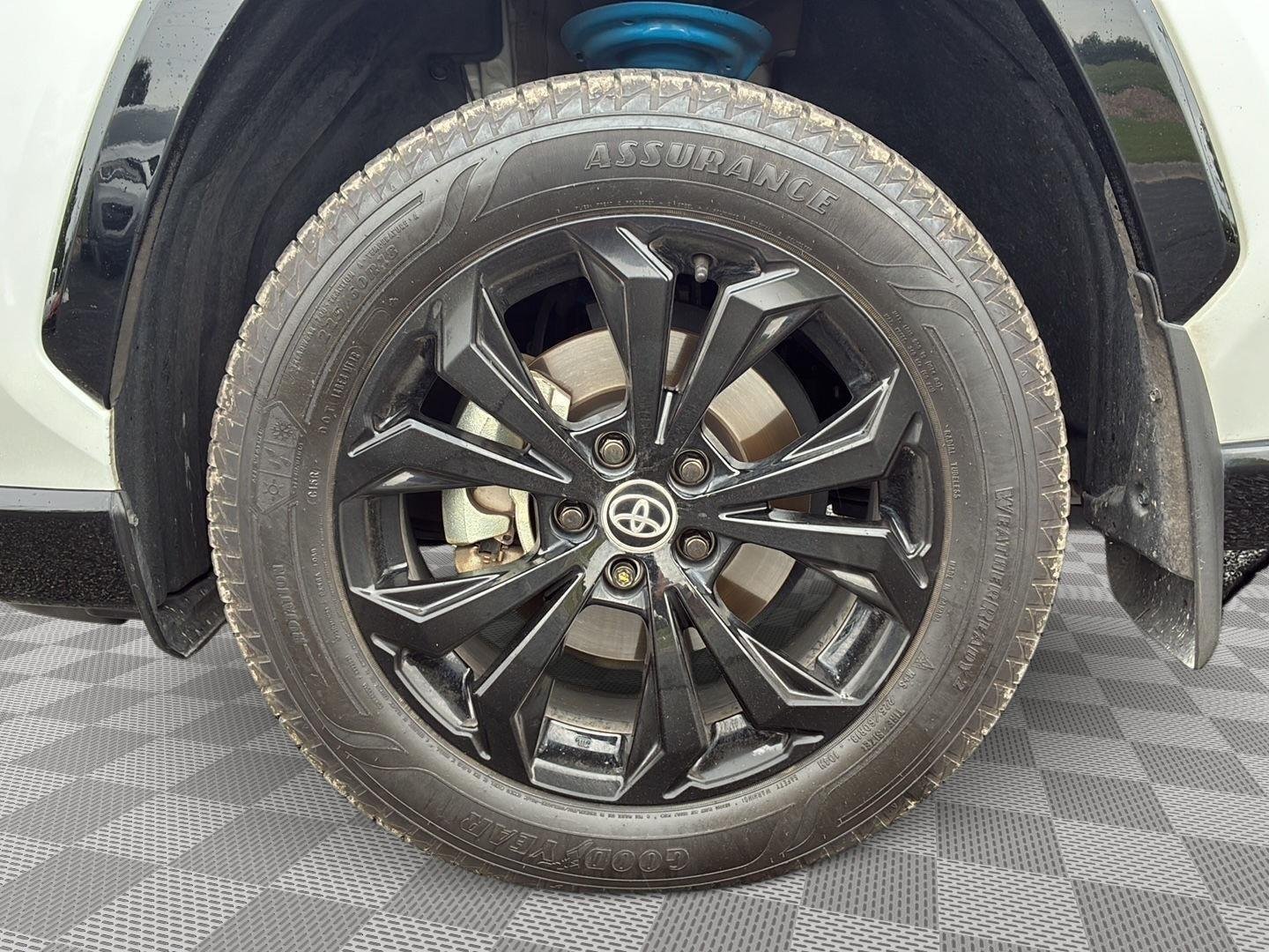 Used 2024 Wind Chill Pearl/Midnight Black Metallic Toyota XSE image 6