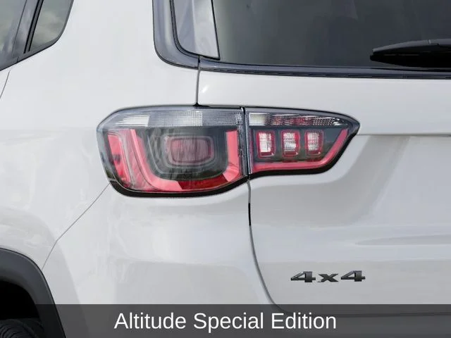 New 2026 Bright White Clear-Coat Exterior Paint Jeep Latitude image 10