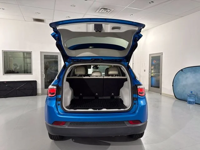 Used 2020 Blue Jeep Latitude image 9