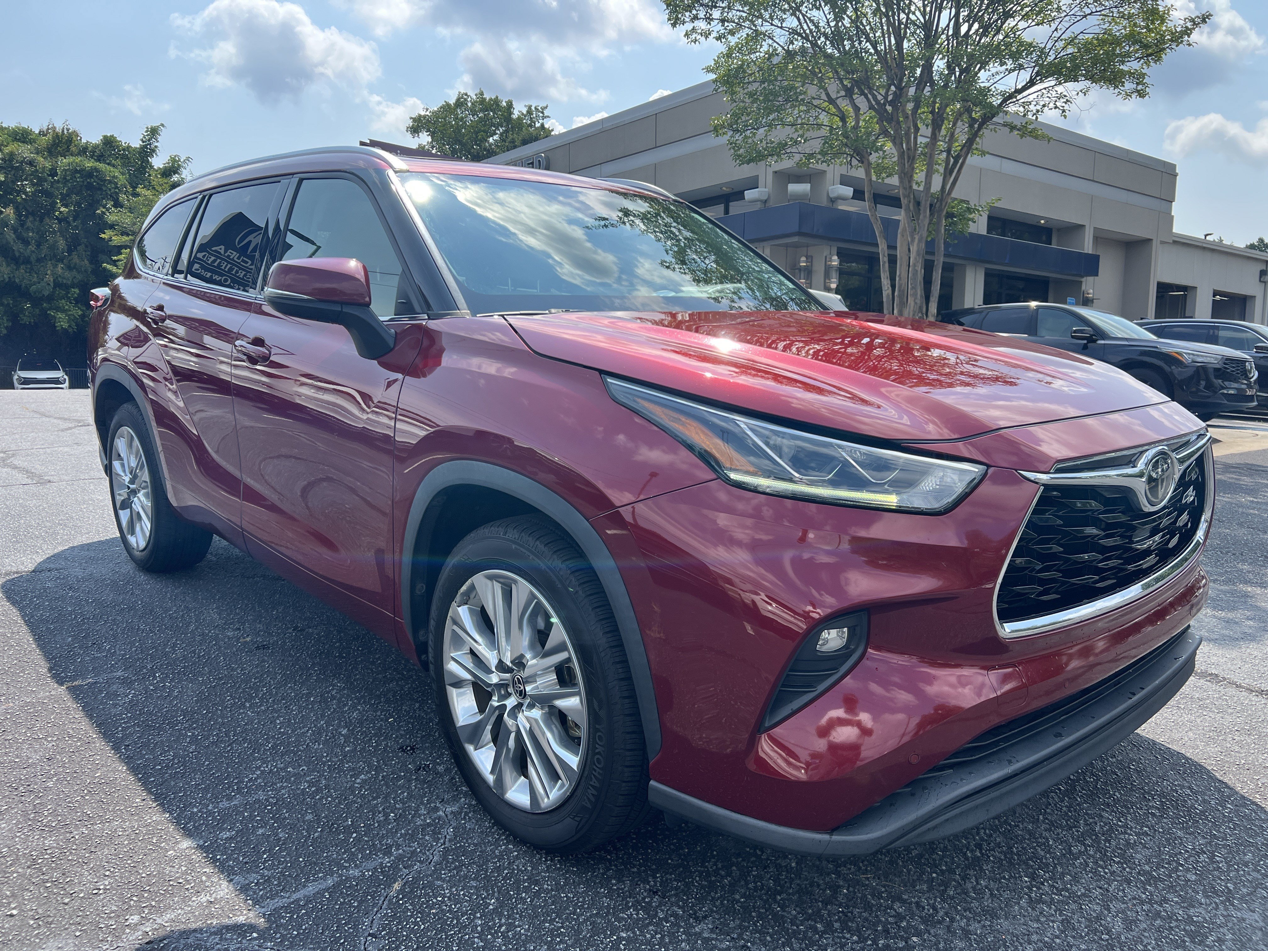 Used 2021 Ruby Flare Pearl Toyota Limited image 7