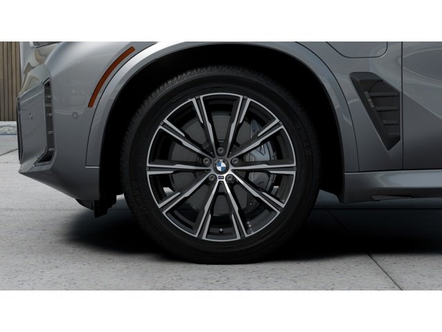 New 2026 Skyscraper Grey Metallic BMW xDrive50e image 7