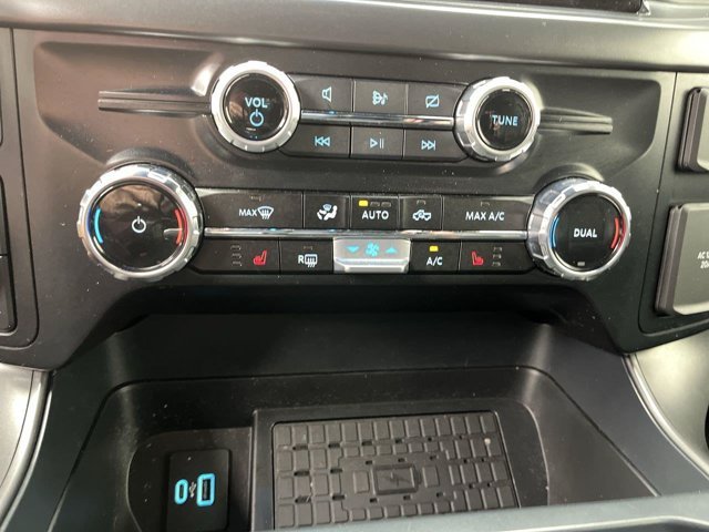 Used 2024 Avalanche Gray Ford XLT image 25