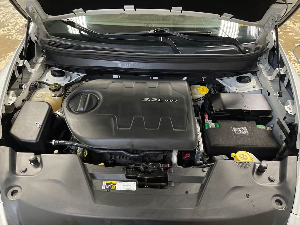 Used 2014 White Jeep Trailhawk image 10