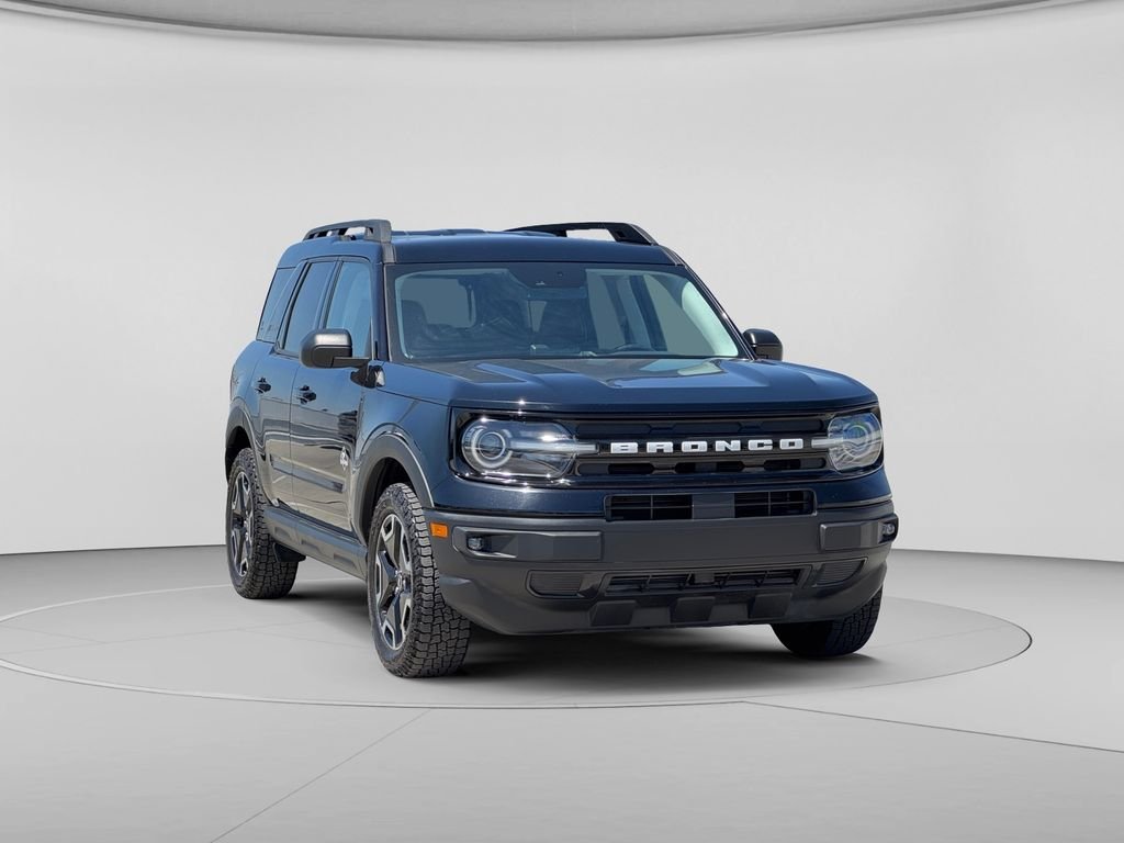 Used 2022 Shadow Black Ford Outer Banks image 3