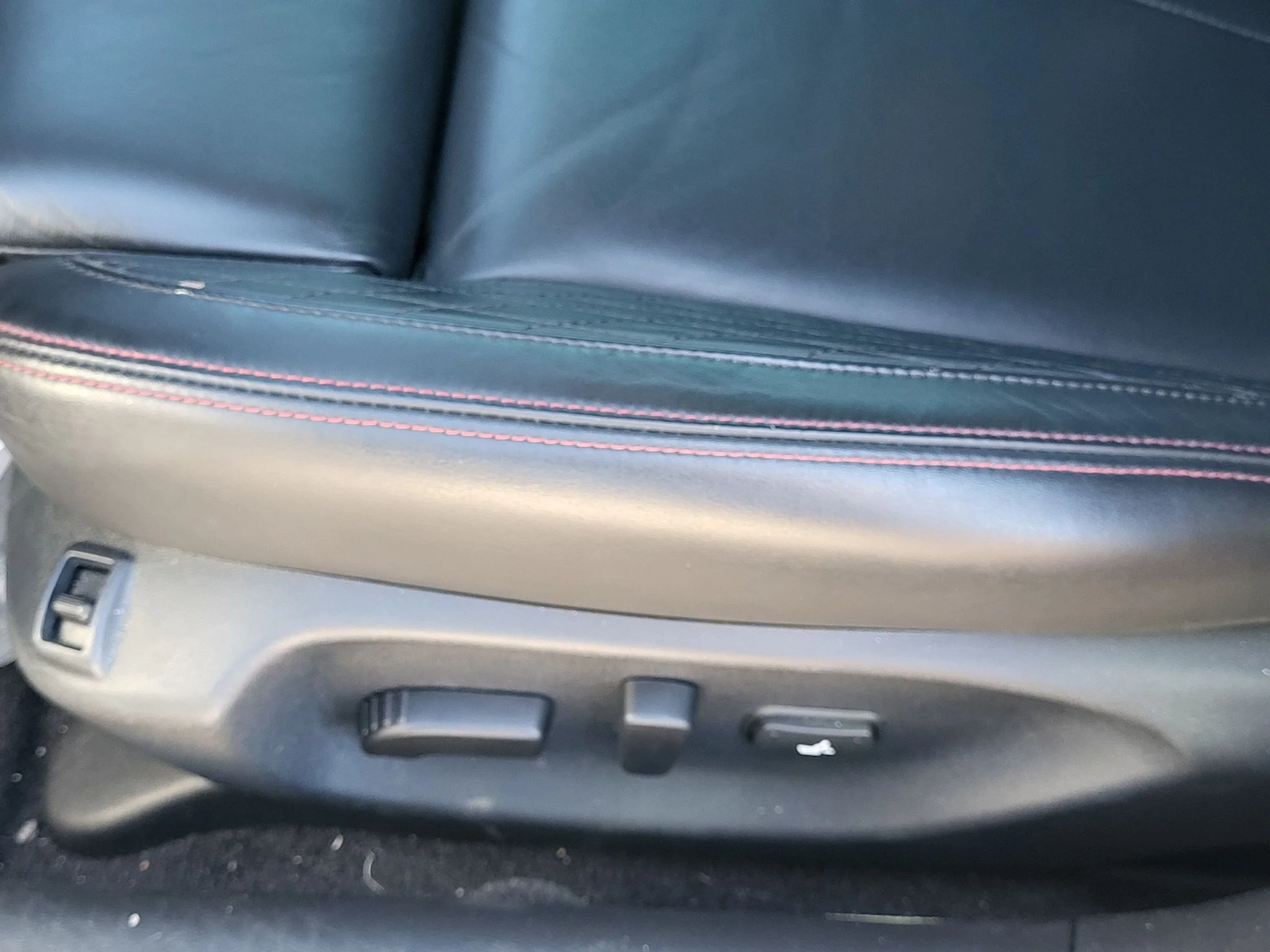 Used 2023 Majestic White INFINITI RED SPORT 400 image 12
